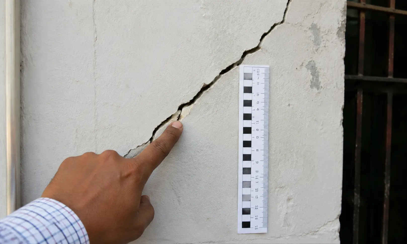 Wall Cracks