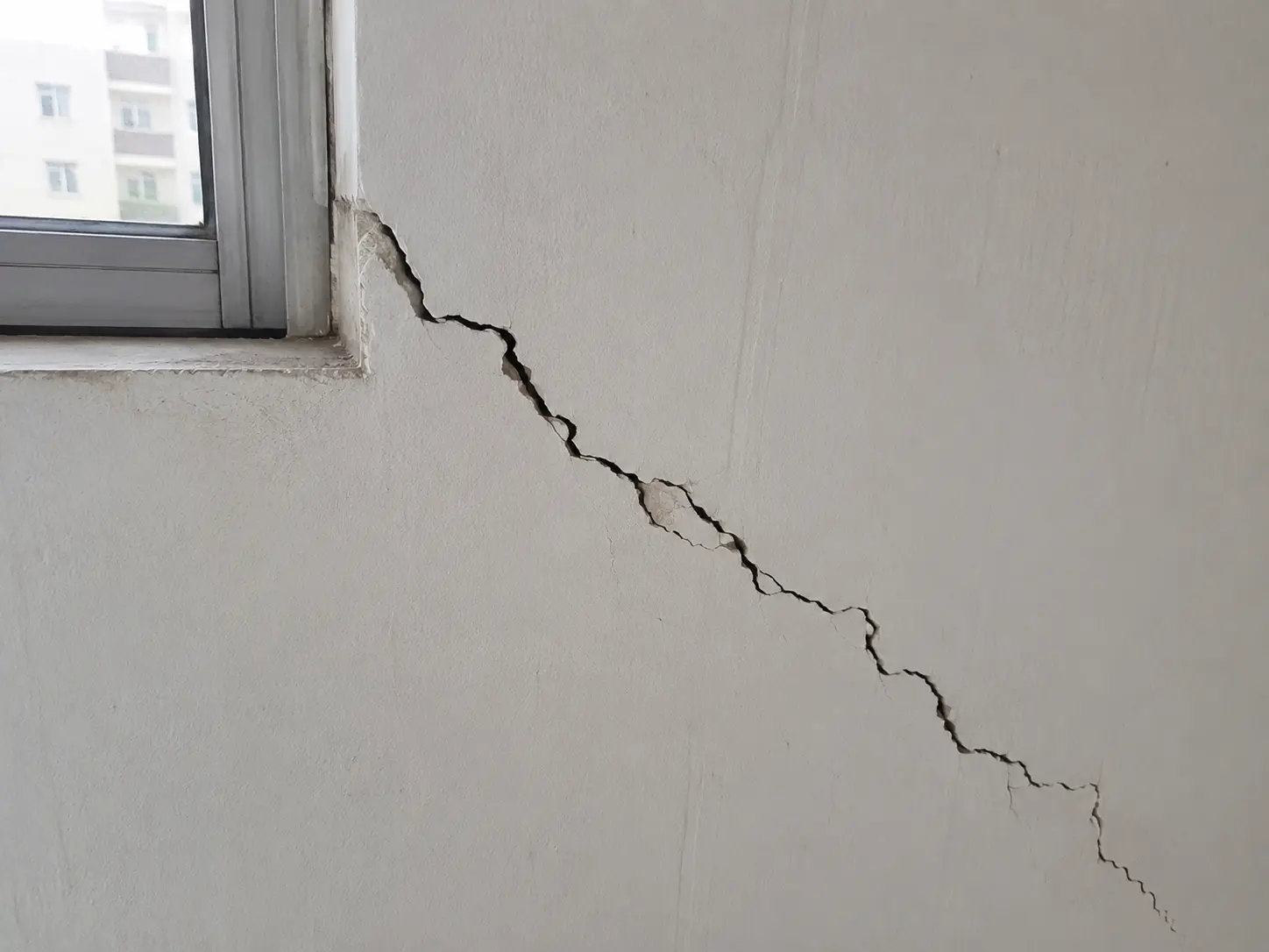 Wall Crack
